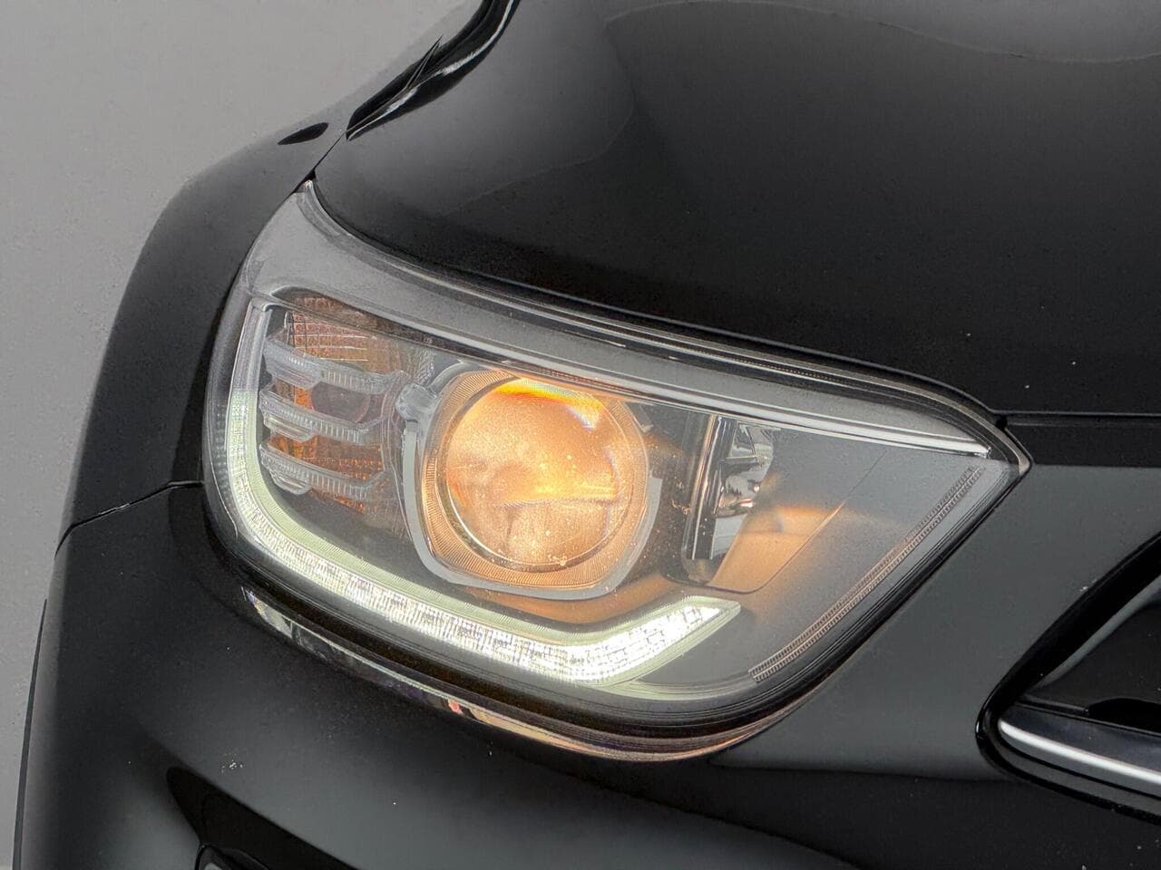 Kia Stonic thumbnail Lights Front