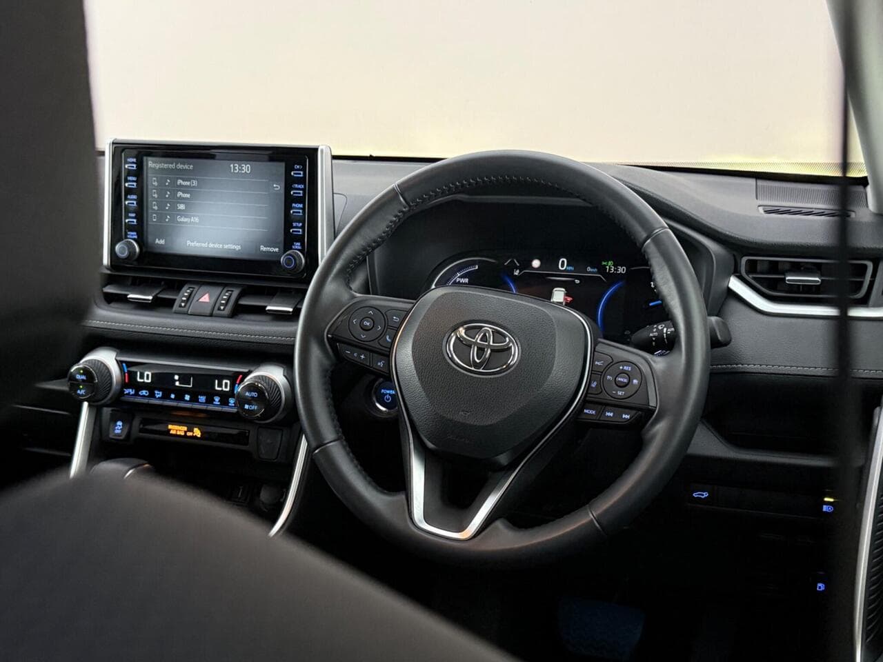Toyota RAV4 thumbnail Steering Wheel