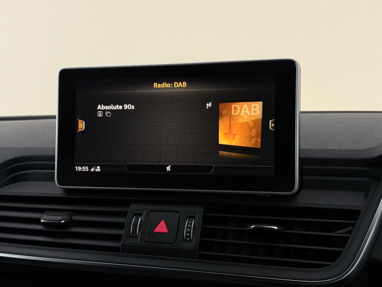 Audi Q5 thumbnail Infotainment System