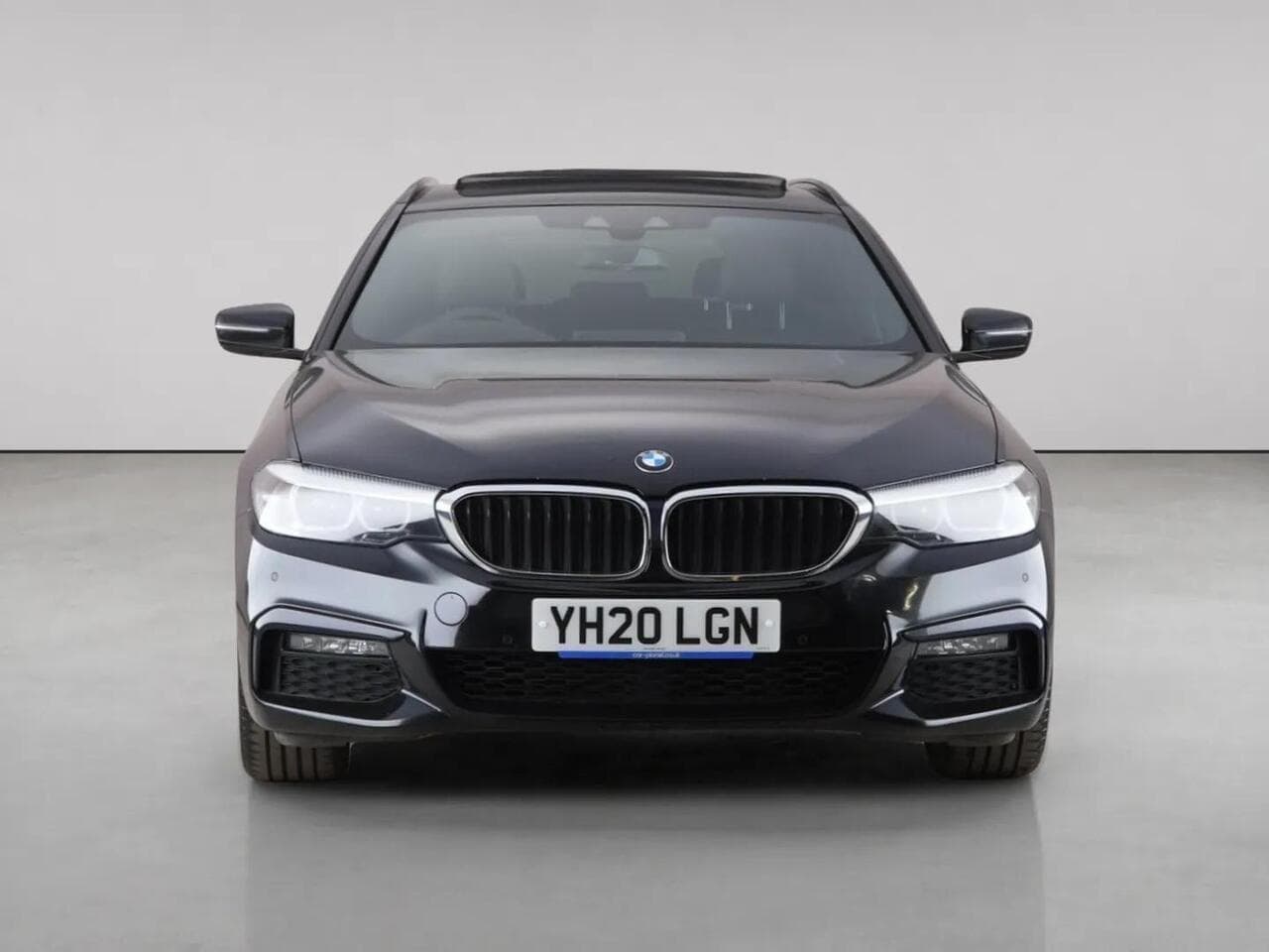 BMW 5 Series thumbnail Front
