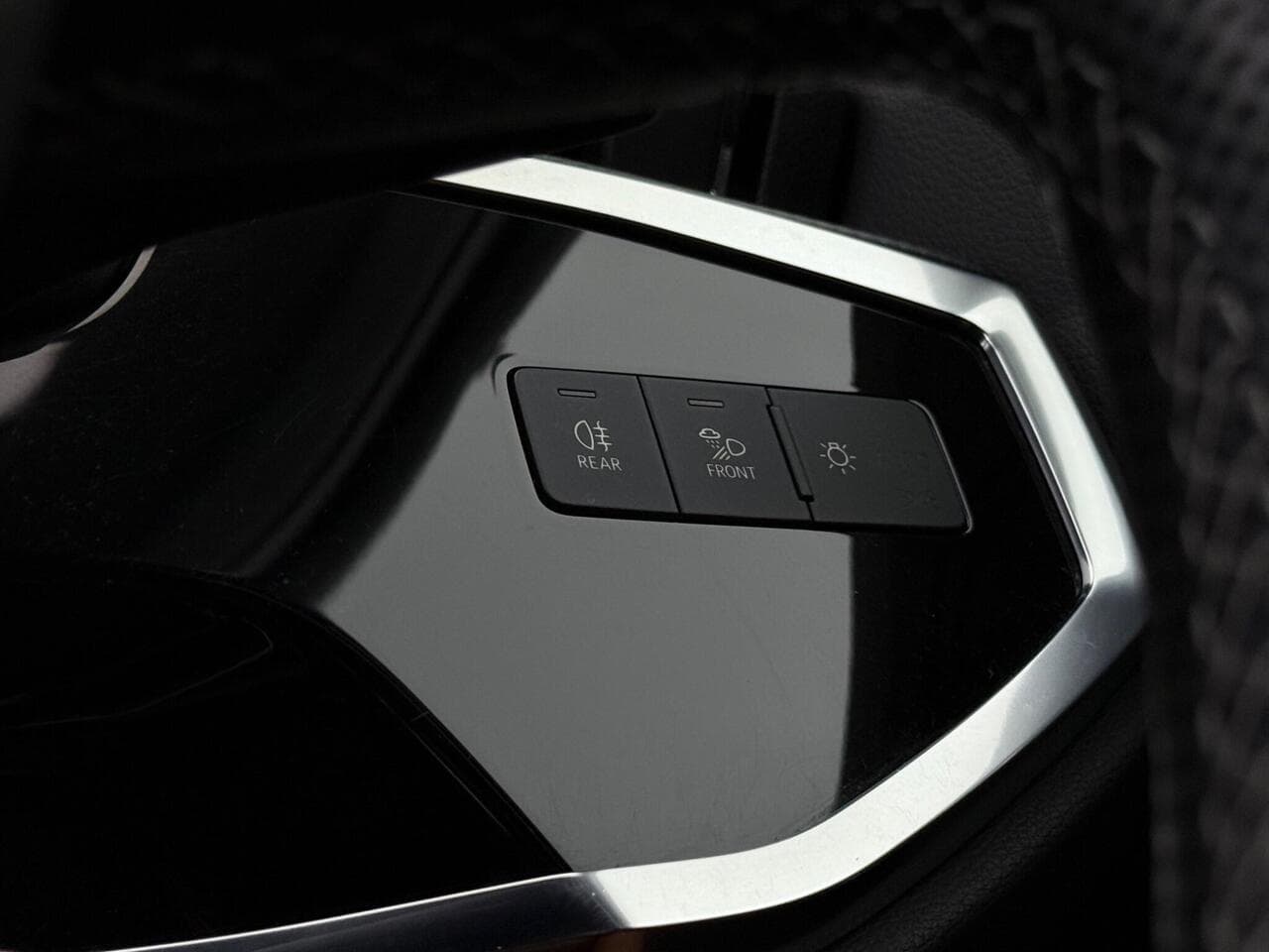 Audi Q3 thumbnail Misc Controls