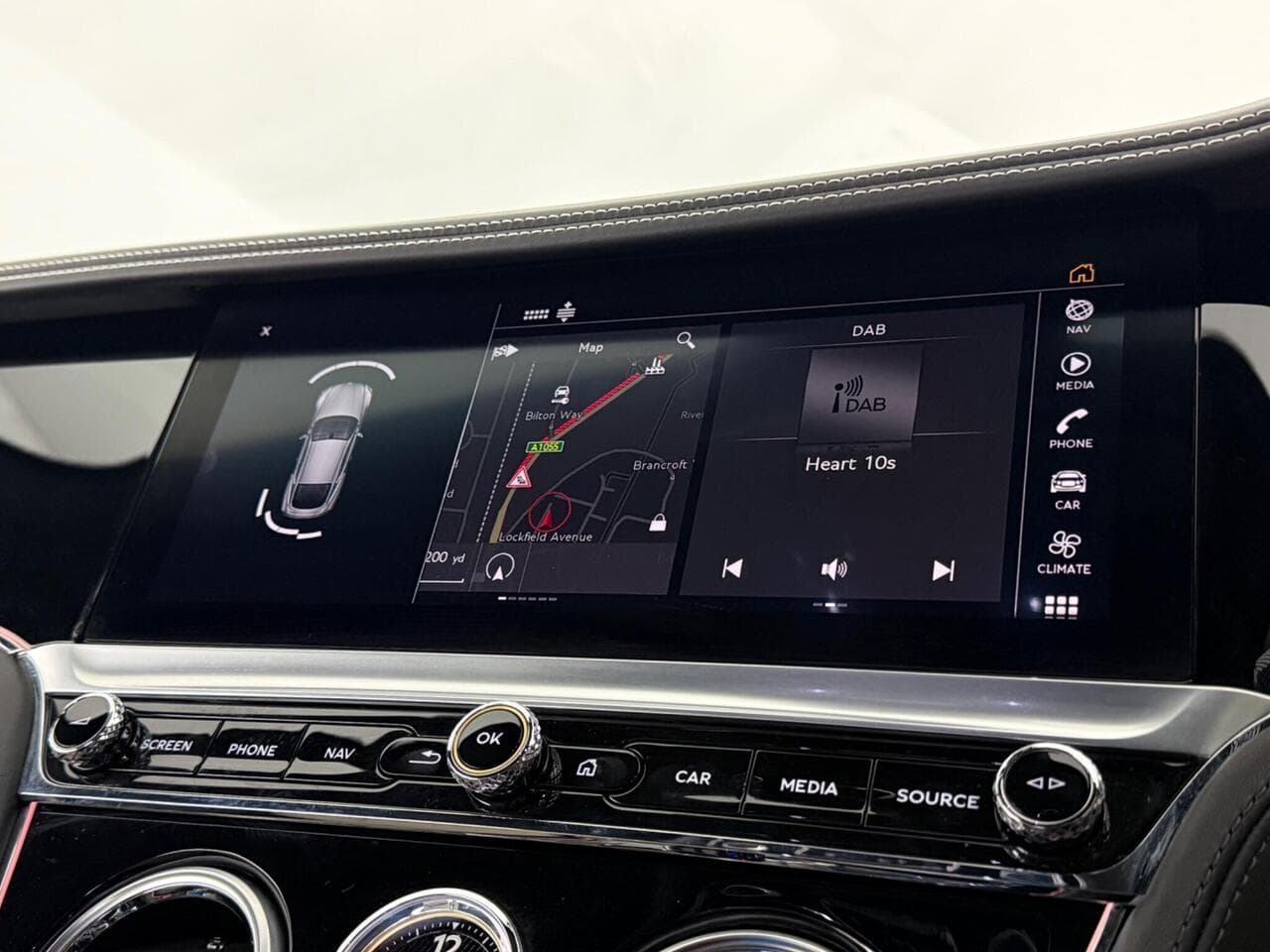 Bentley Continental thumbnail Infotainment System