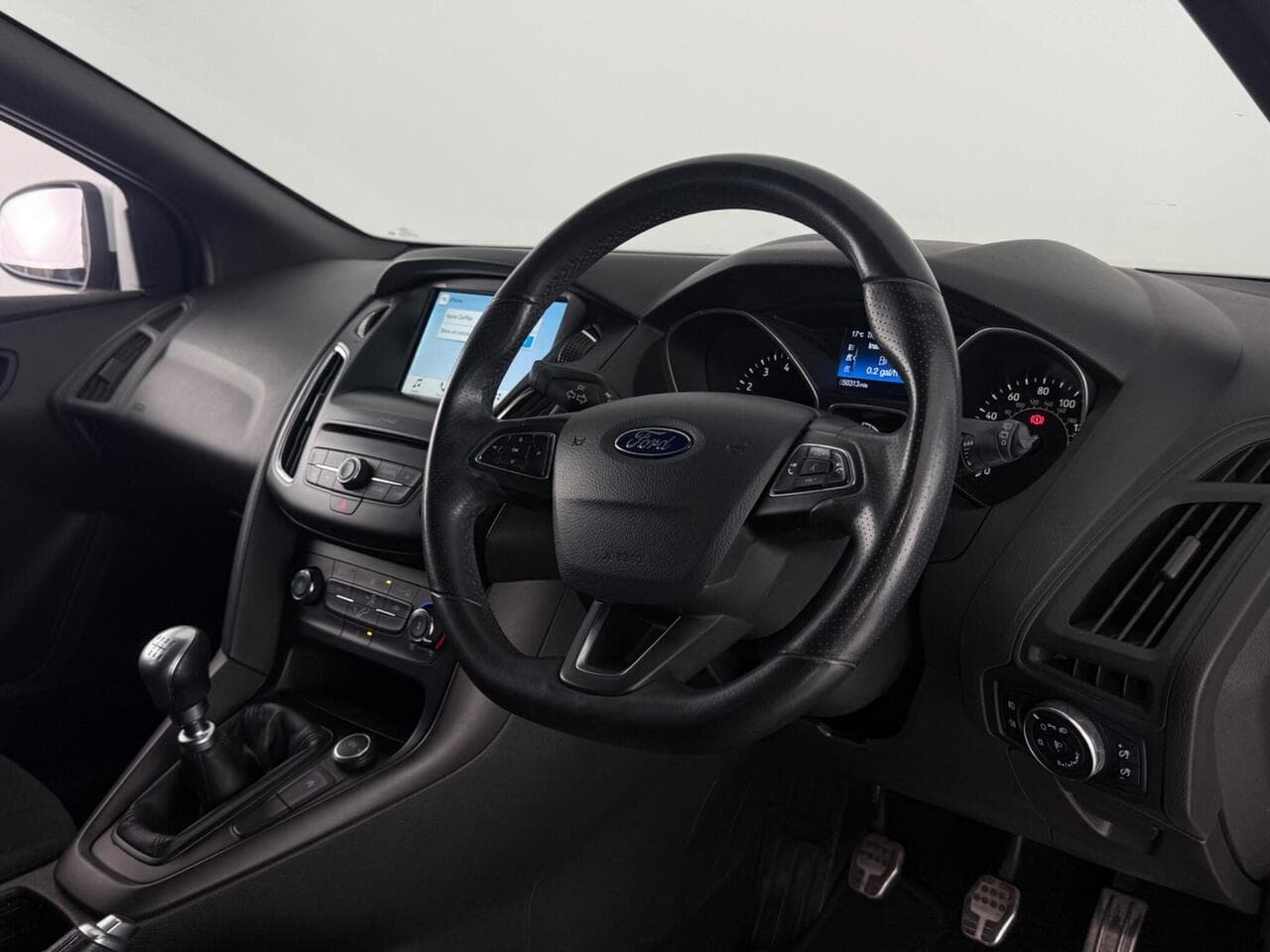 Ford Focus thumbnail Interior Front