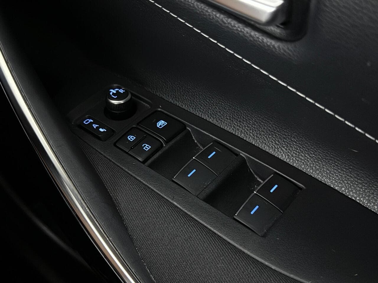 Toyota Corolla thumbnail Misc Controls