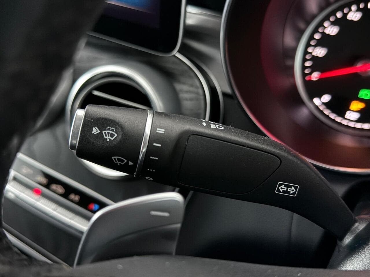 Mercedes-Benz C Class thumbnail Misc Controls