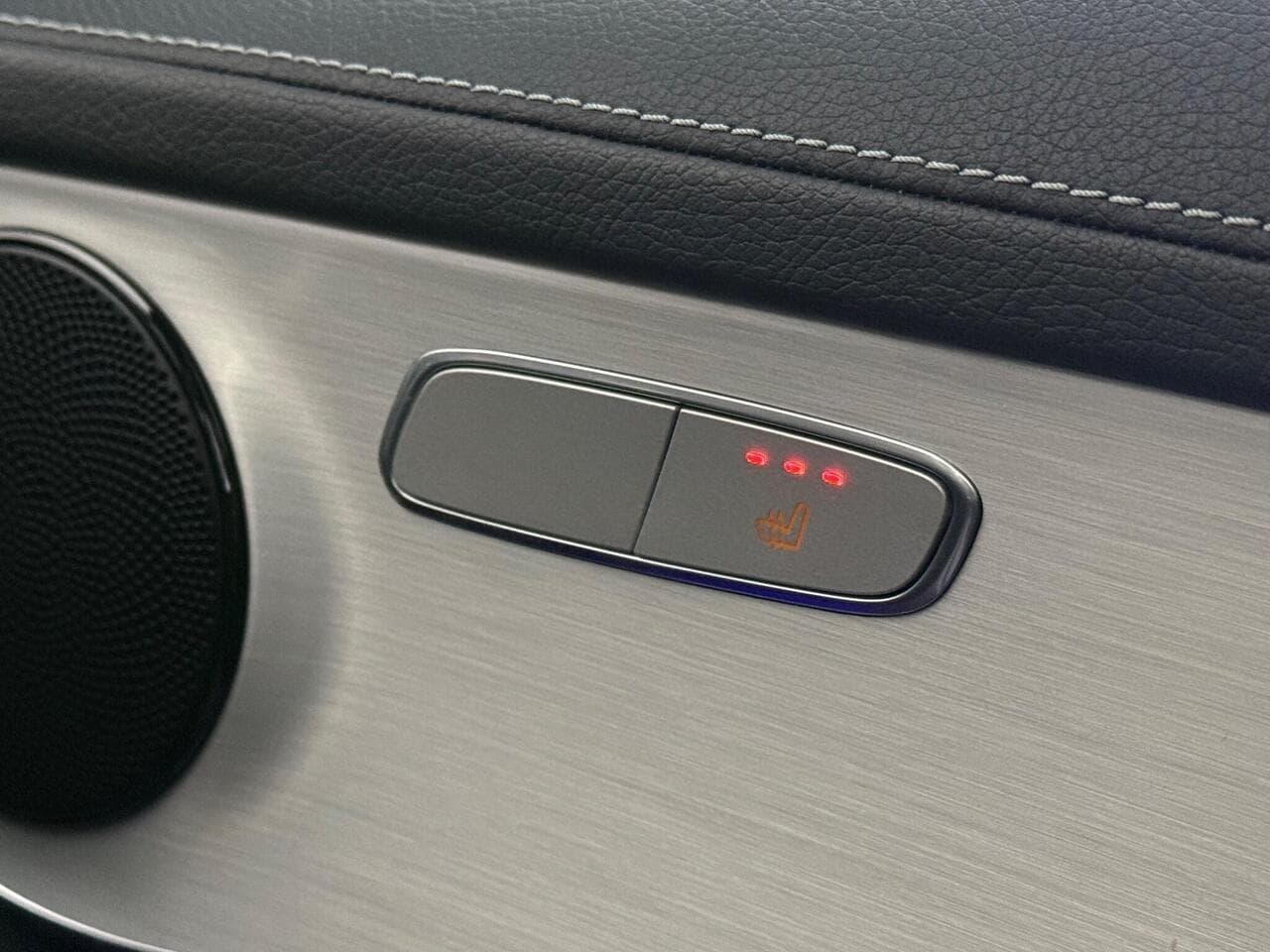 Mercedes-Benz GLC thumbnail Misc Controls