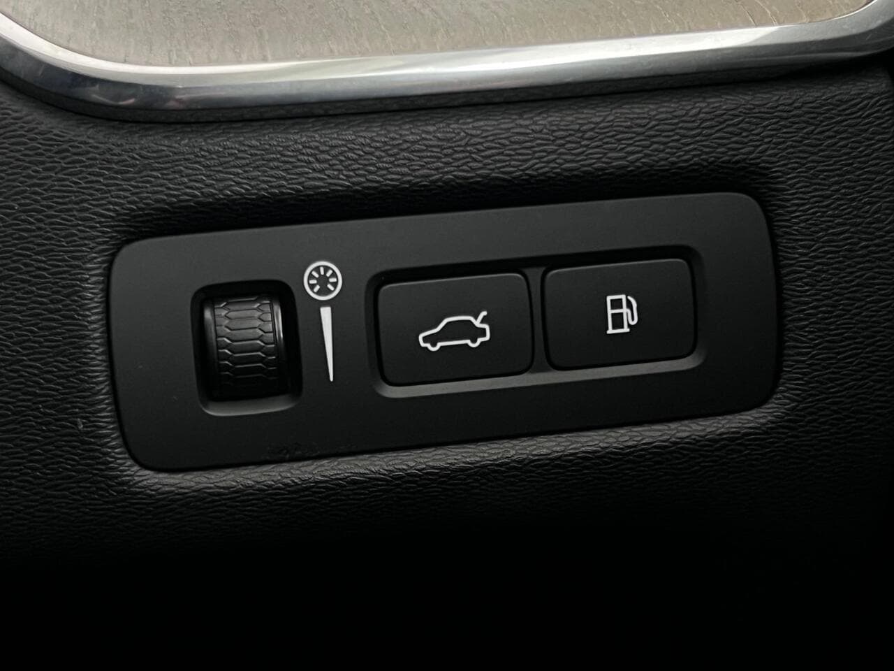Volvo XC60 thumbnail Misc Controls