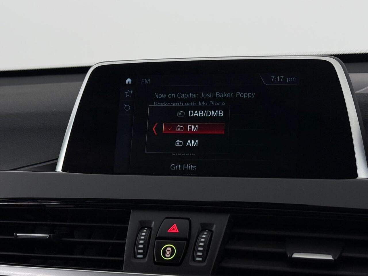 BMW X1 thumbnail Infotainment System