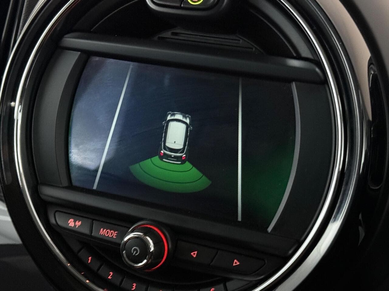MINI Countryman thumbnail Infotainment System