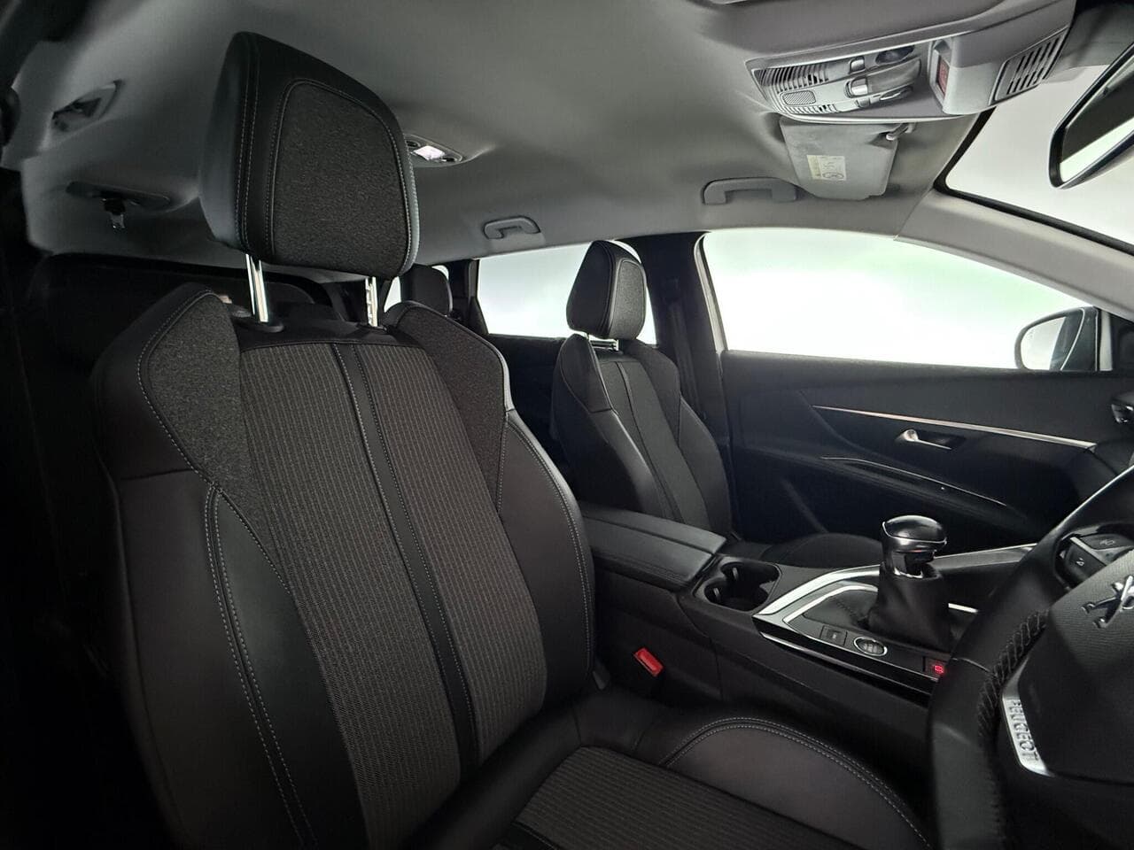 Peugeot 5008 thumbnail Seat Driver
