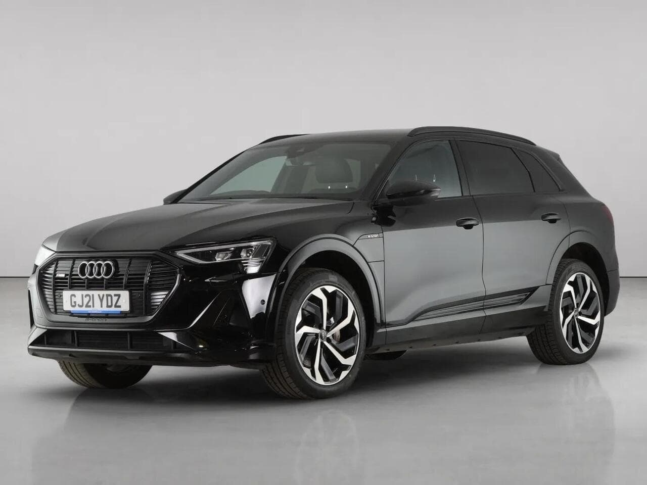 Audi e-tron thumbnail Front Left