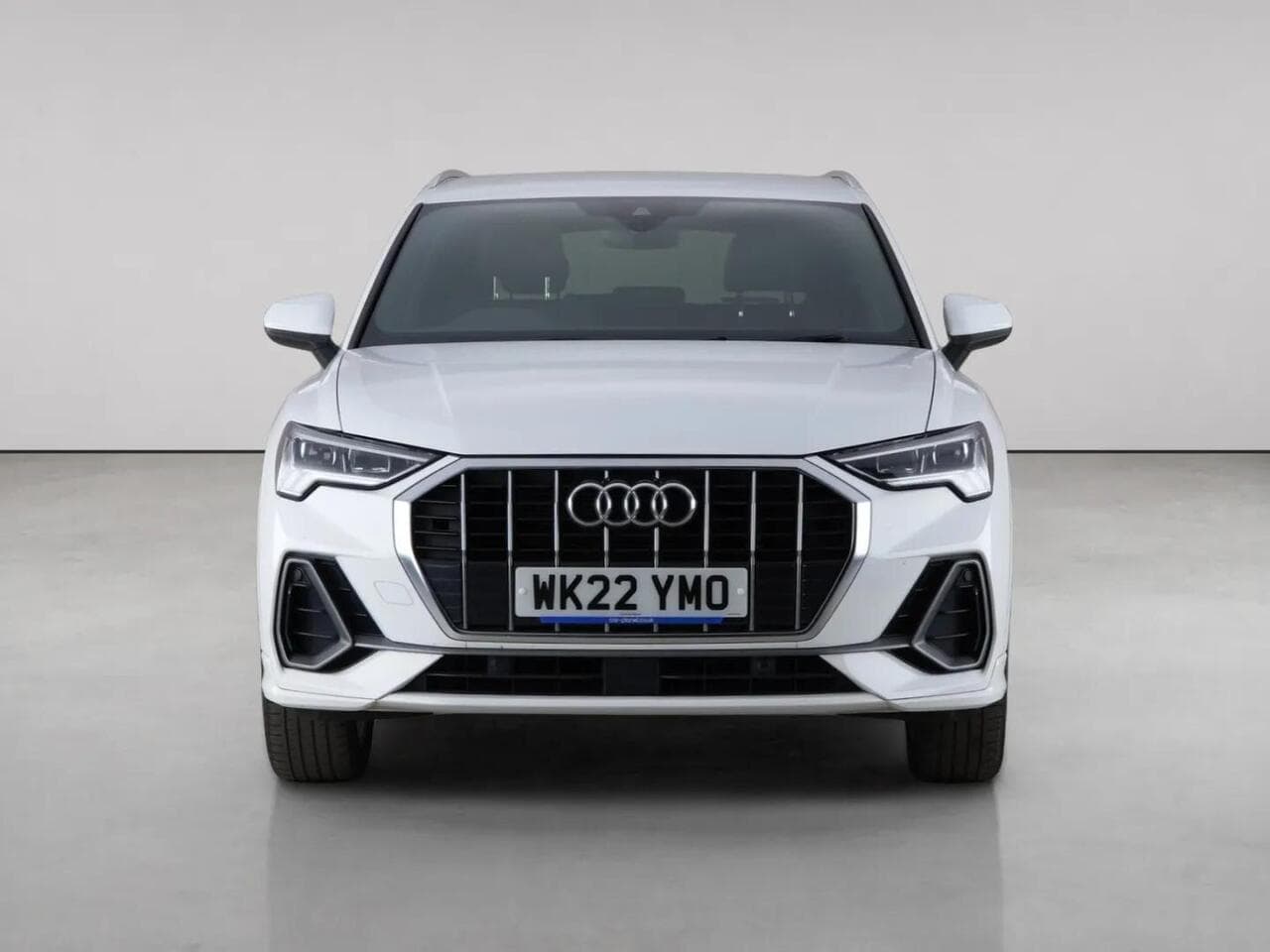 Audi Q3 thumbnail Front