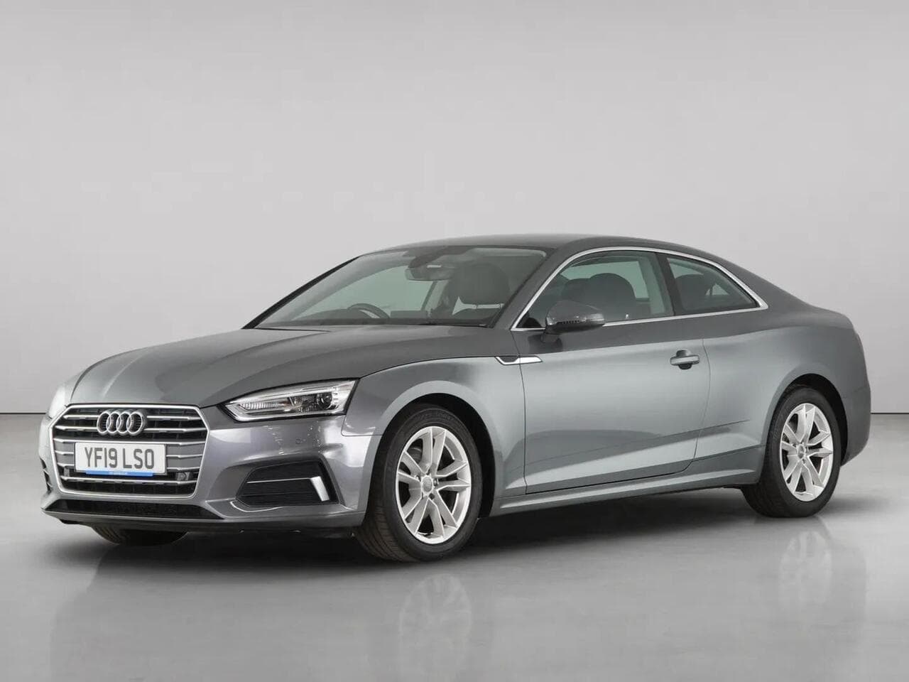 Audi A5 thumbnail Front Left