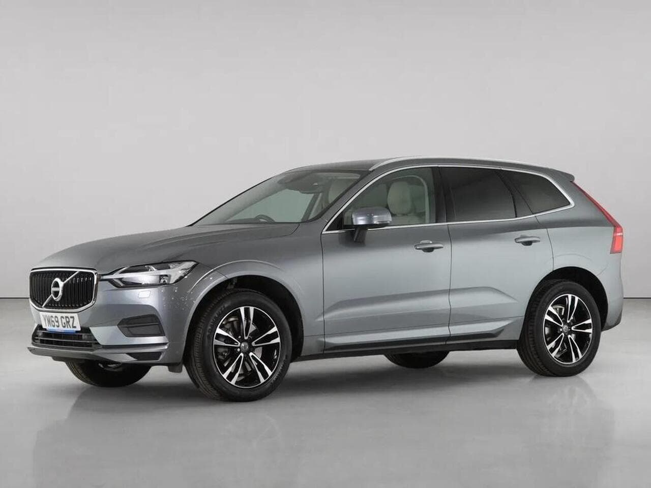Volvo XC60 thumbnail Front Left