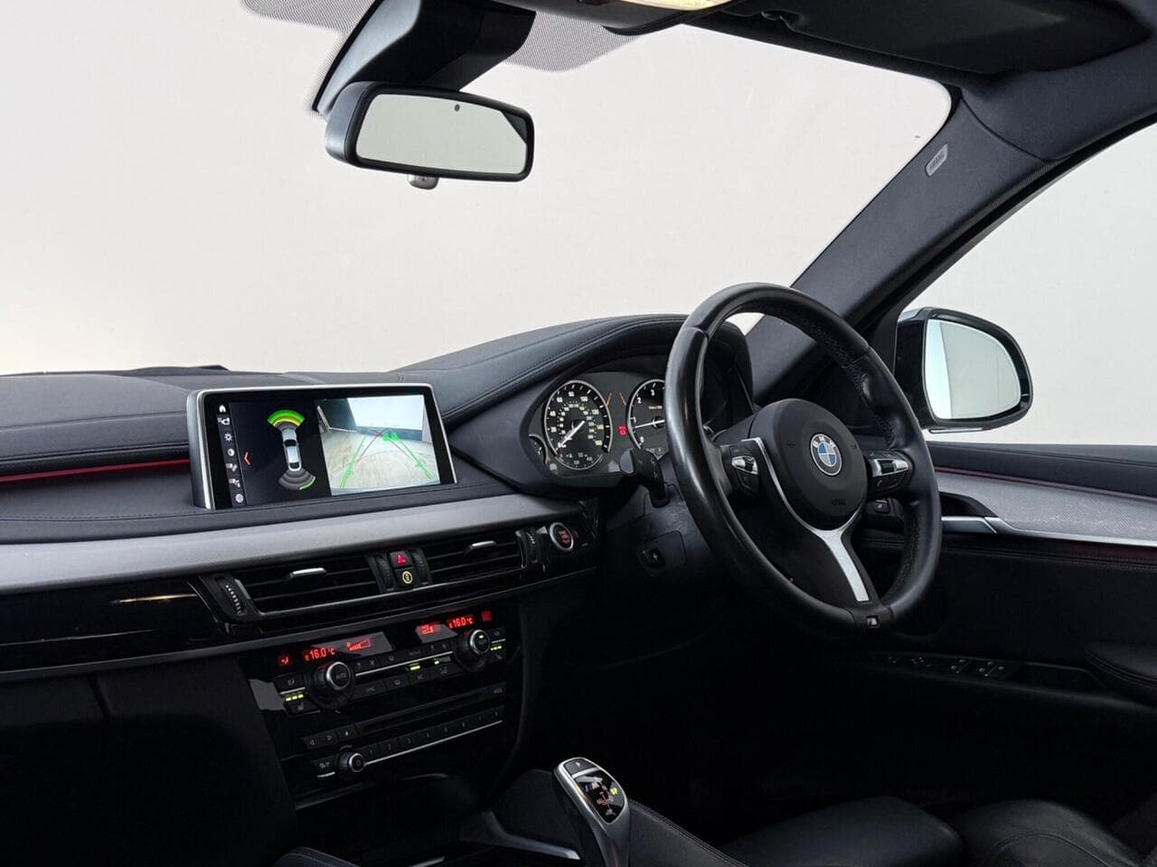 BMW X6 thumbnail Interior Front
