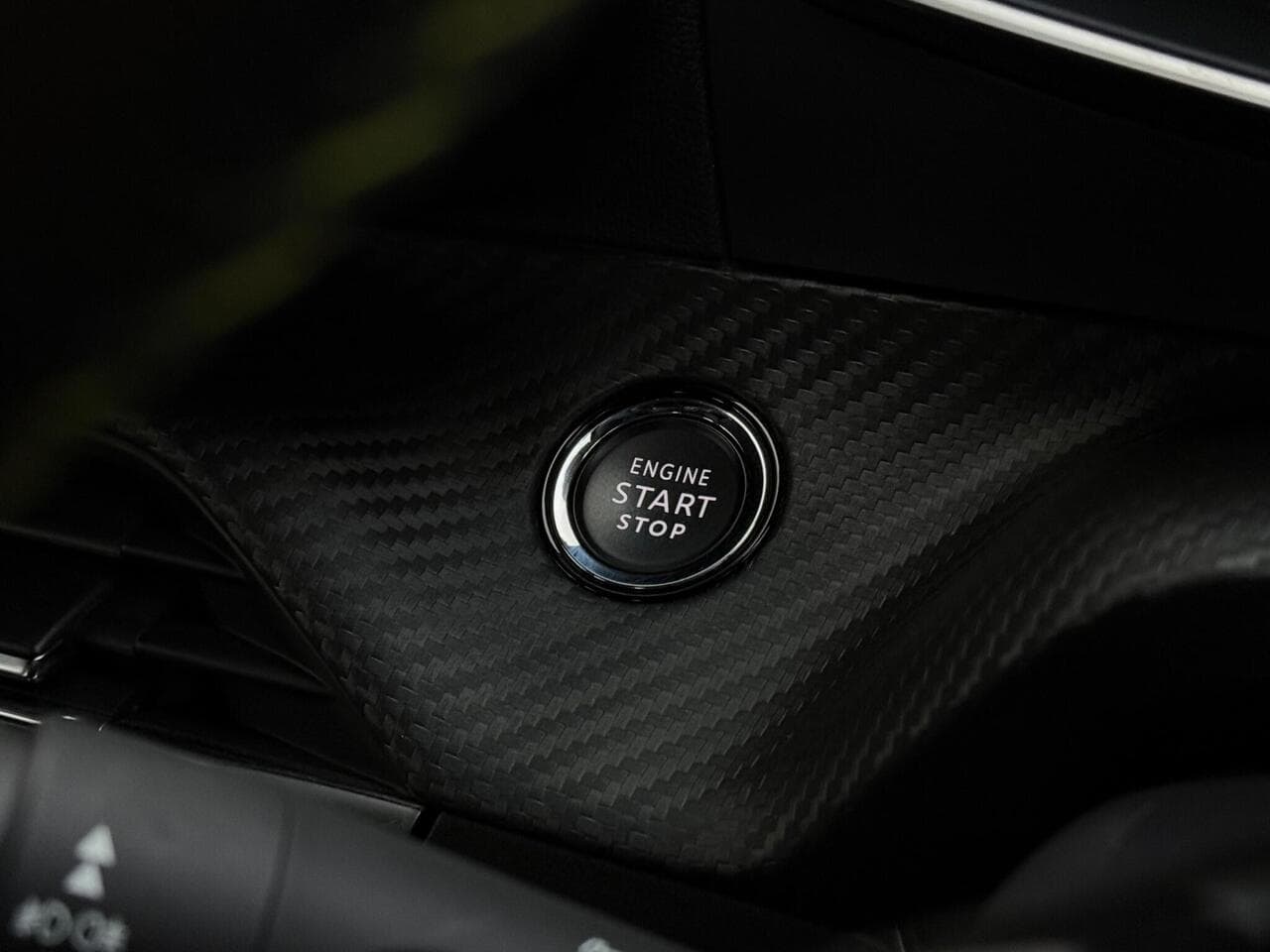 Peugeot 2008 thumbnail Misc Controls