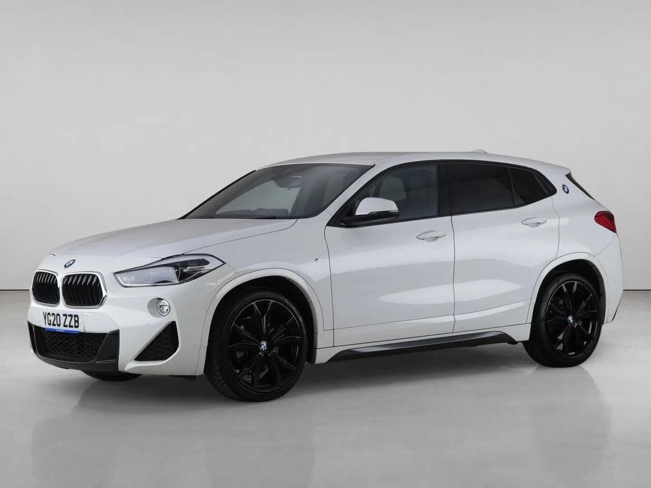 BMW X2 thumbnail Front Left
