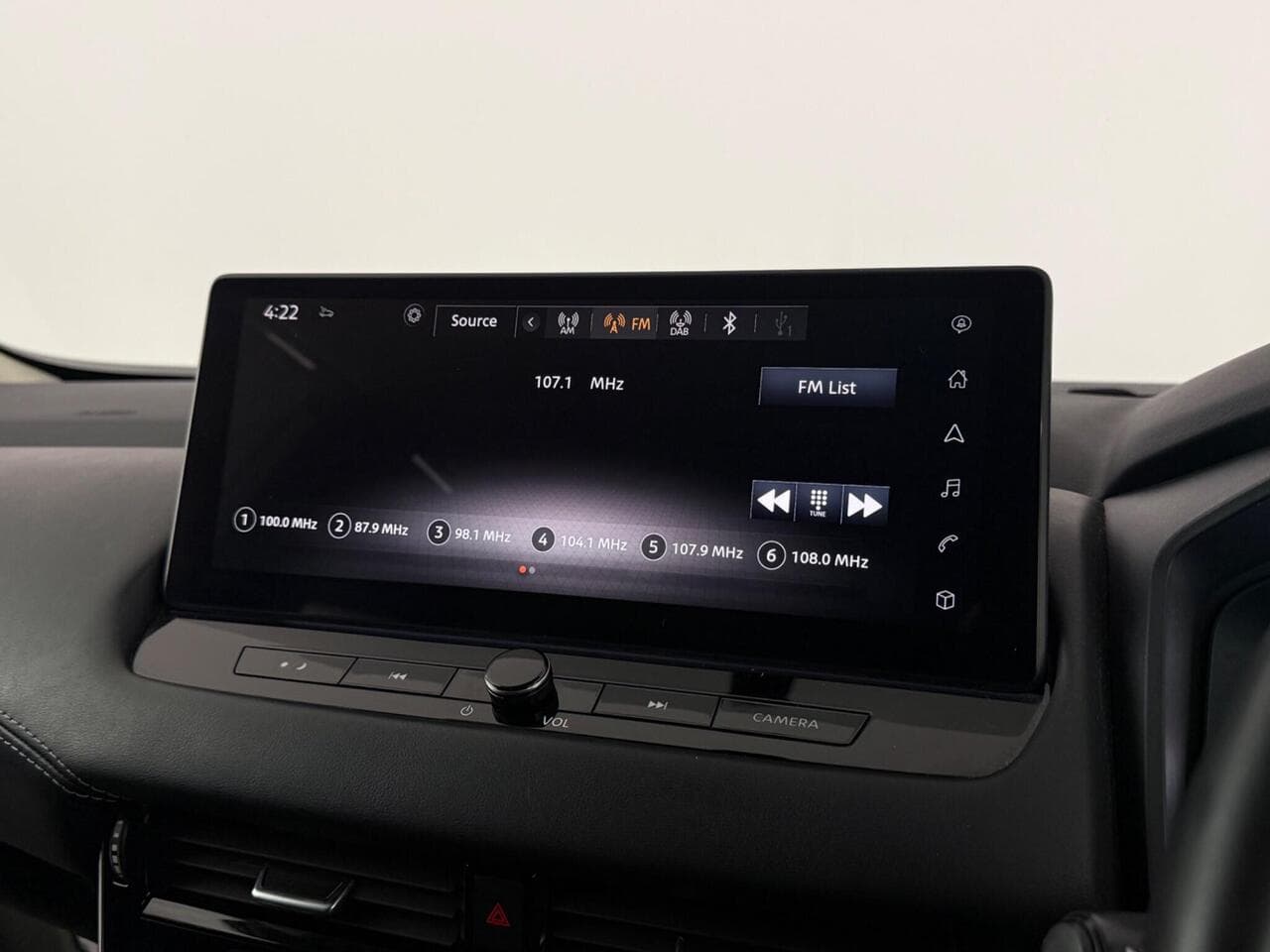 Nissan Qashqai thumbnail Infotainment System