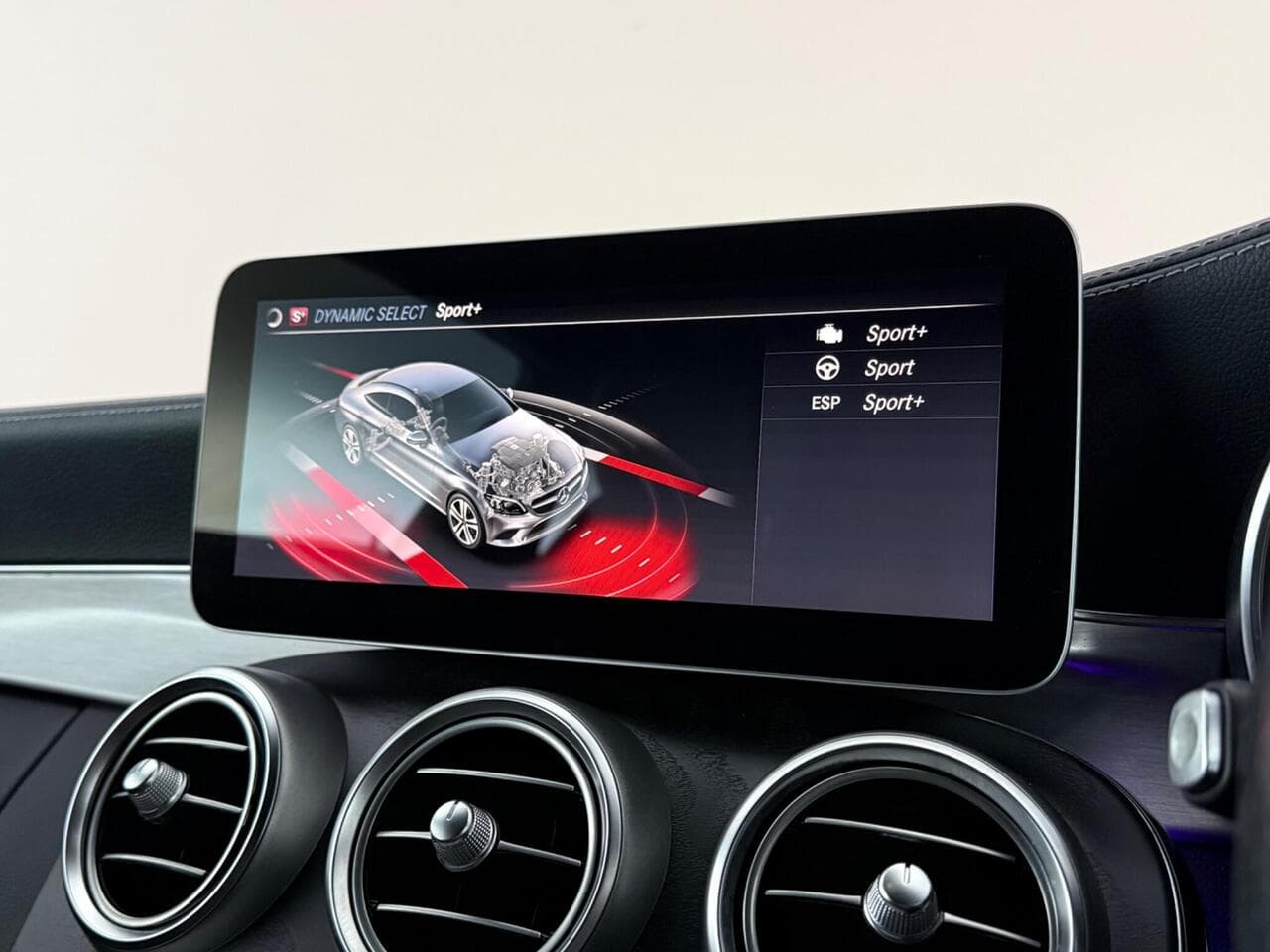Mercedes-Benz C Class thumbnail Infotainment System