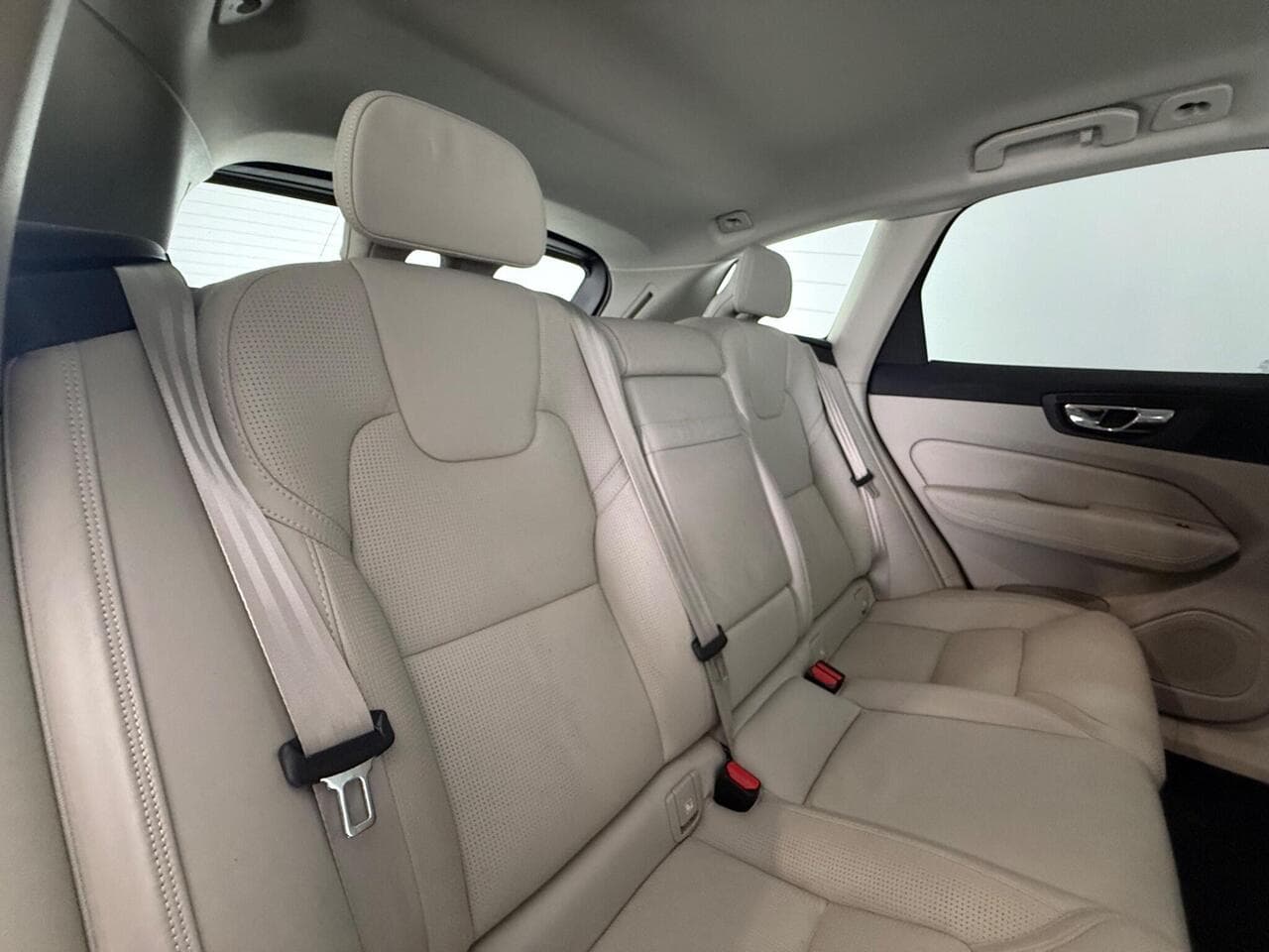 Volvo XC60 thumbnail Seats Rear