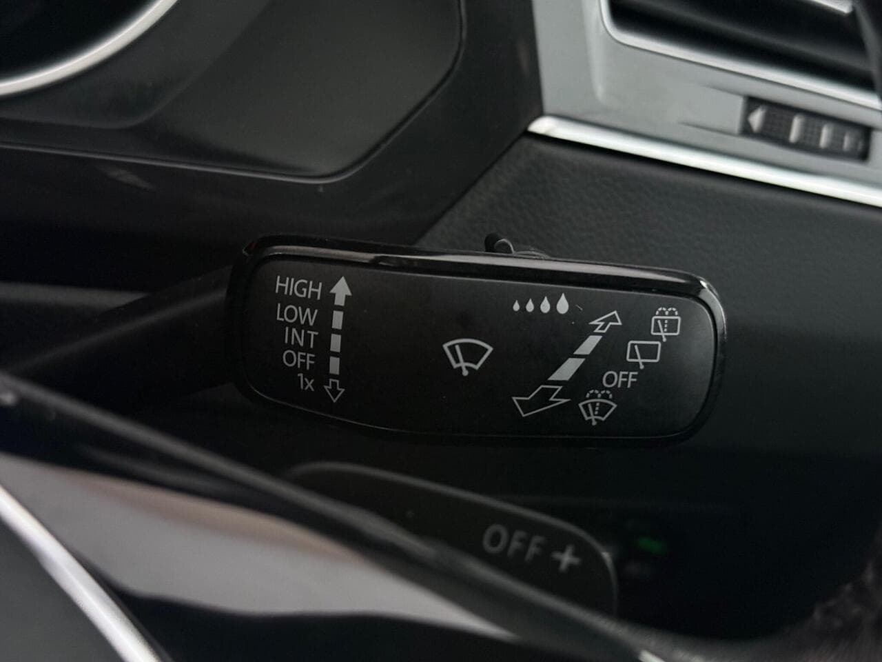 Volkswagen Tiguan thumbnail Misc Controls