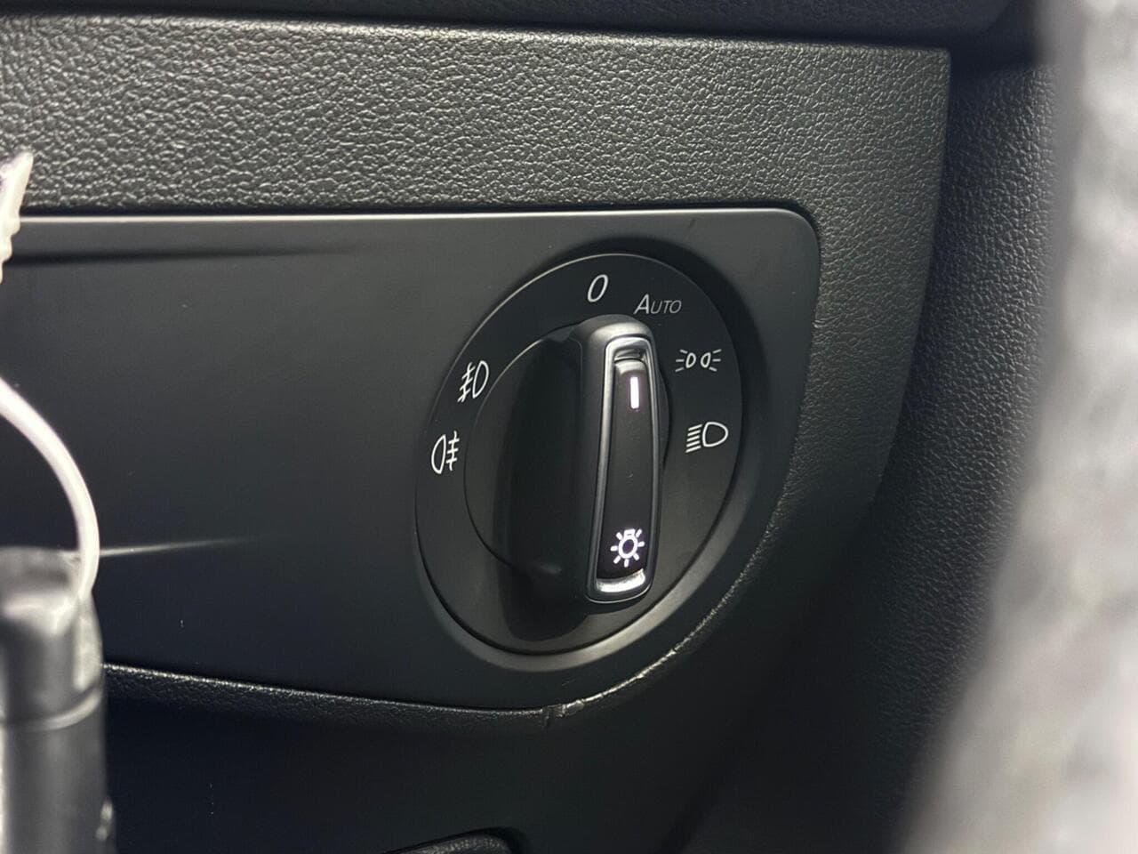 Volkswagen Tiguan thumbnail Misc Controls