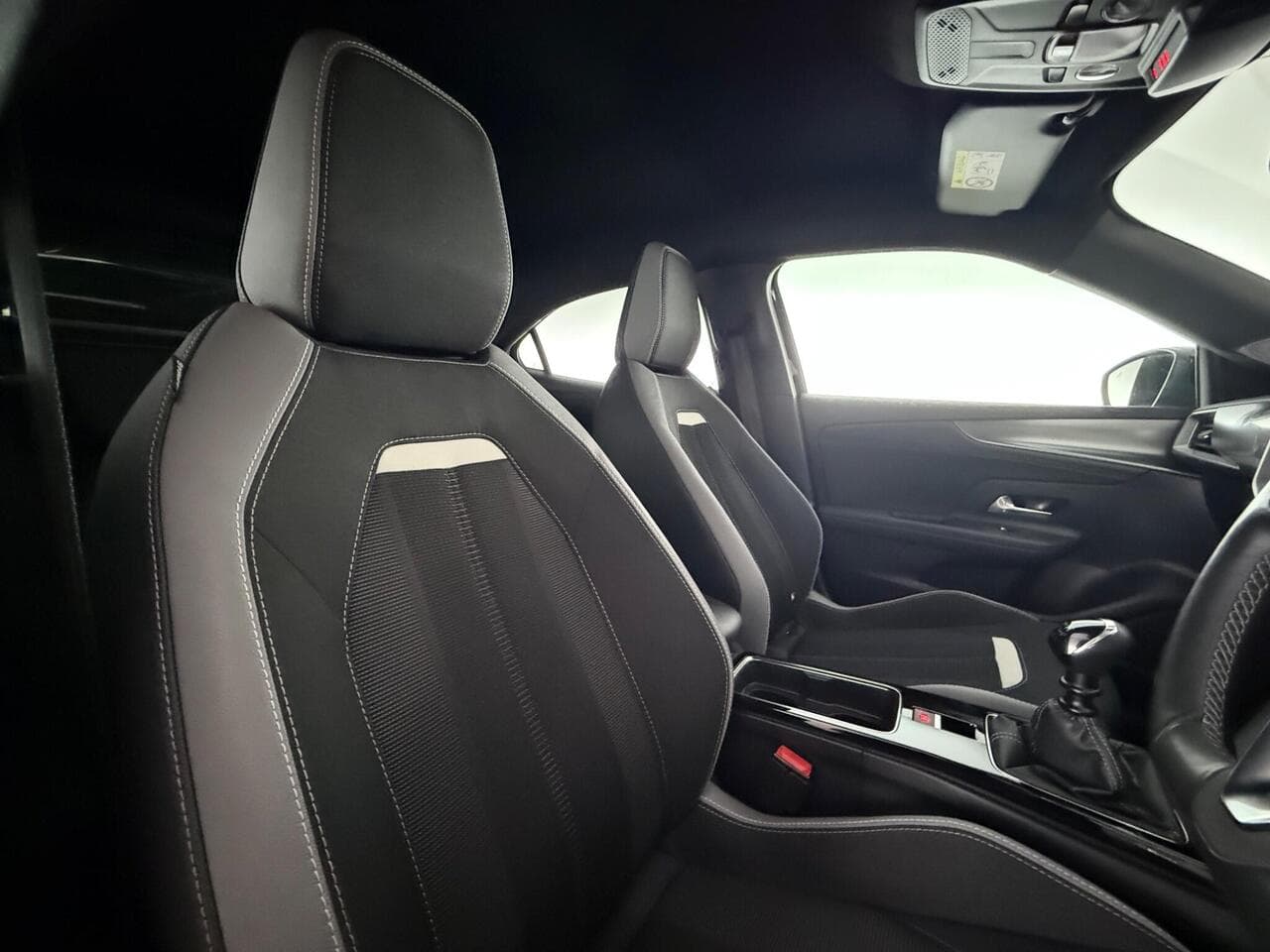 Vauxhall Mokka thumbnail Seat Driver