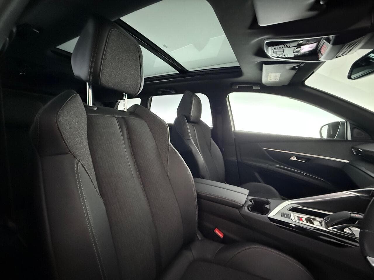 Peugeot 5008 thumbnail Seat Driver