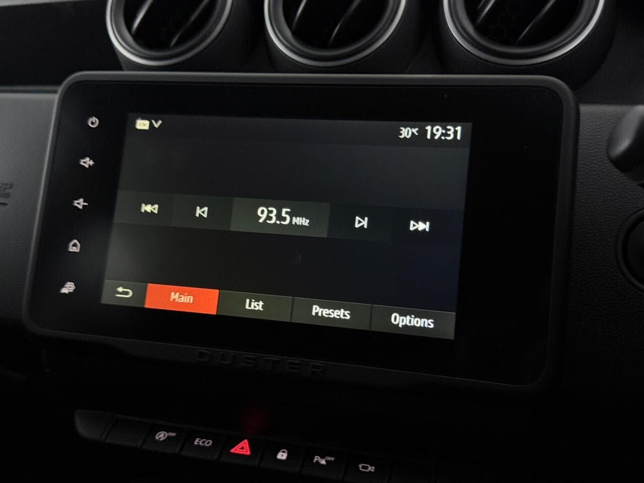 Dacia Duster thumbnail Infotainment System