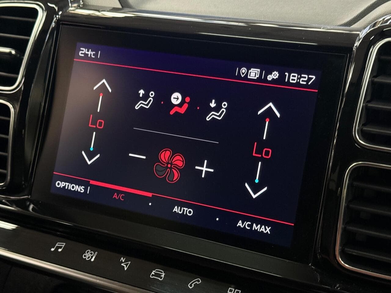 Citroen C5 Aircross thumbnail Infotainment System