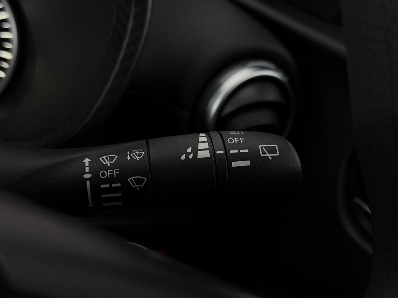 Nissan Juke thumbnail Misc Controls