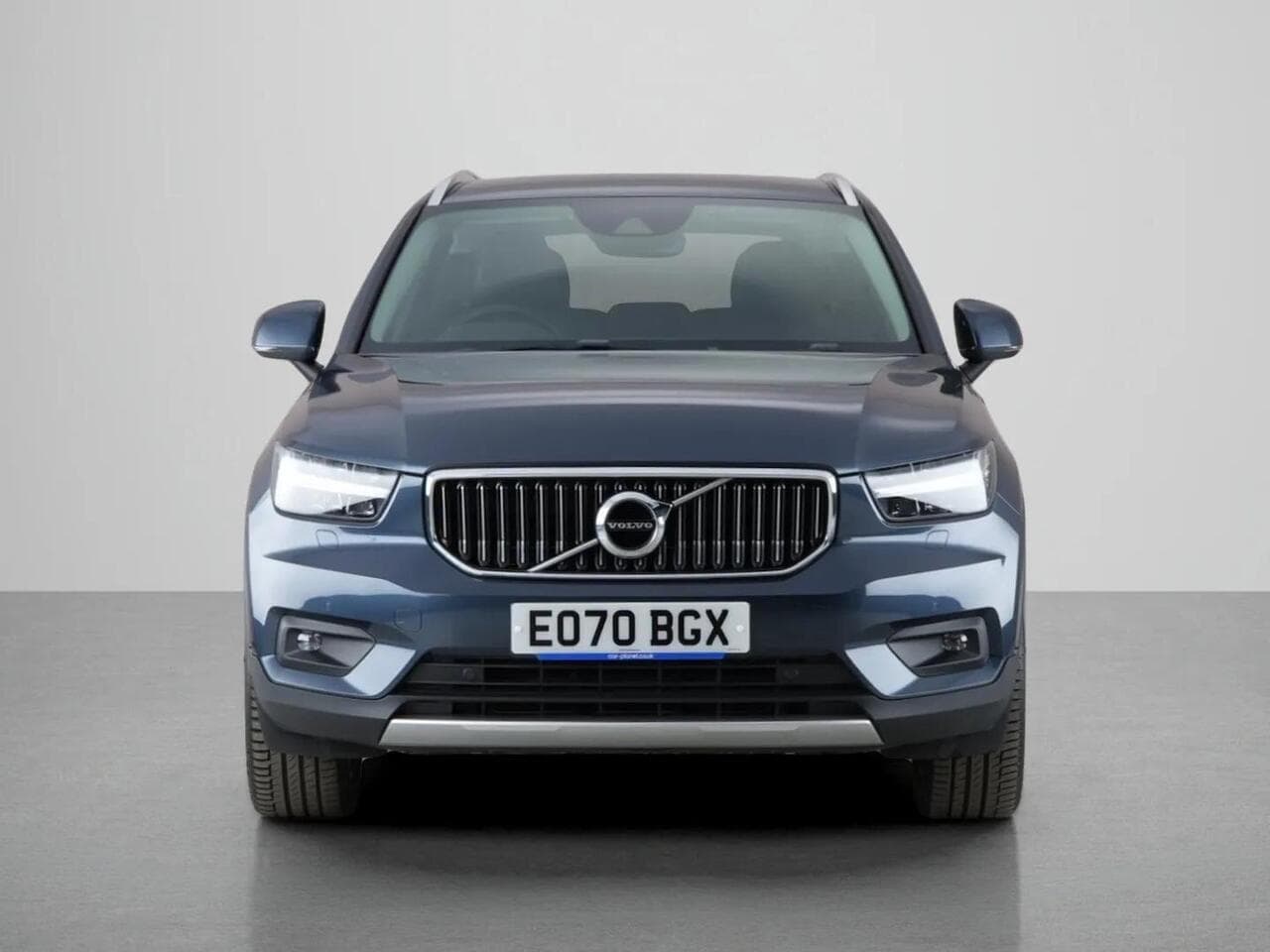 Volvo XC40 thumbnail Front