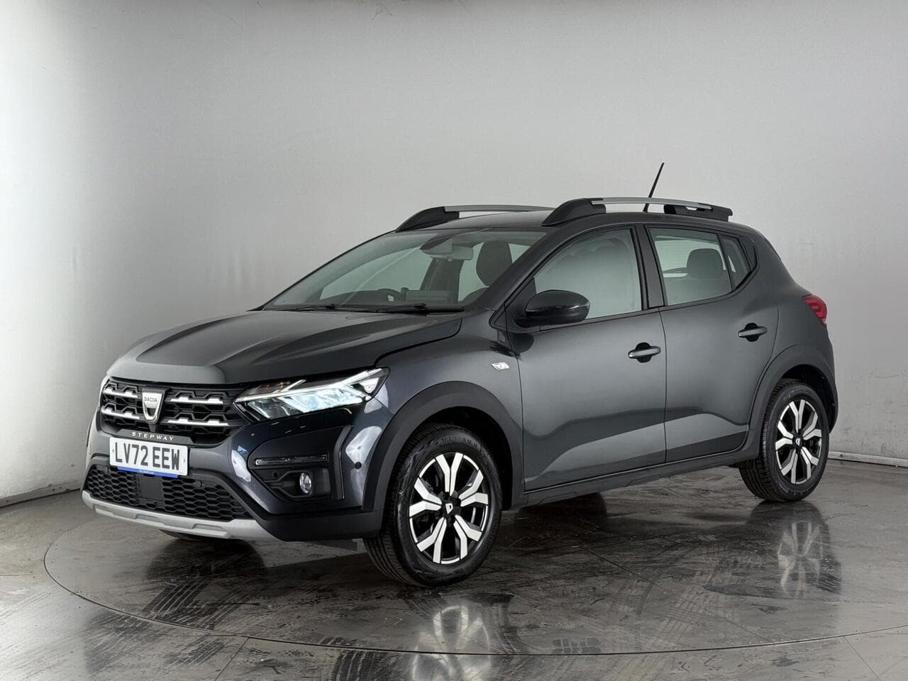 Dacia Sandero Stepway thumbnail Front Left