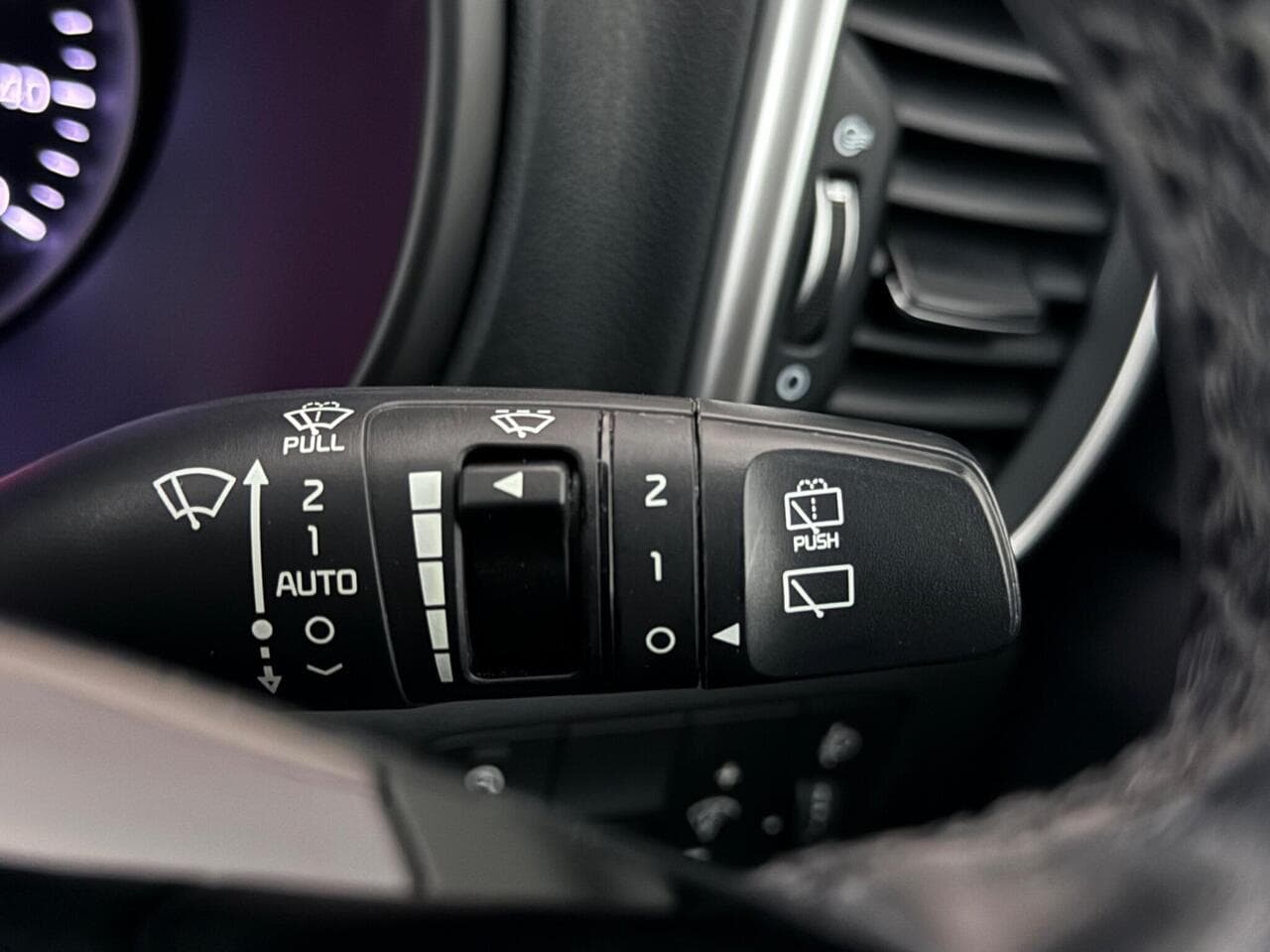 Kia Sportage thumbnail Misc Controls