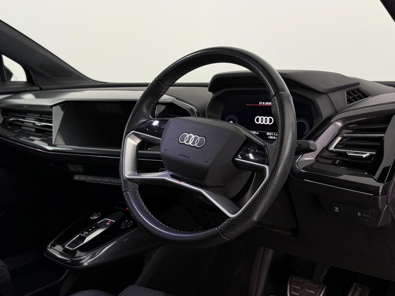 Audi Q4 e-tron thumbnail Steering Wheel