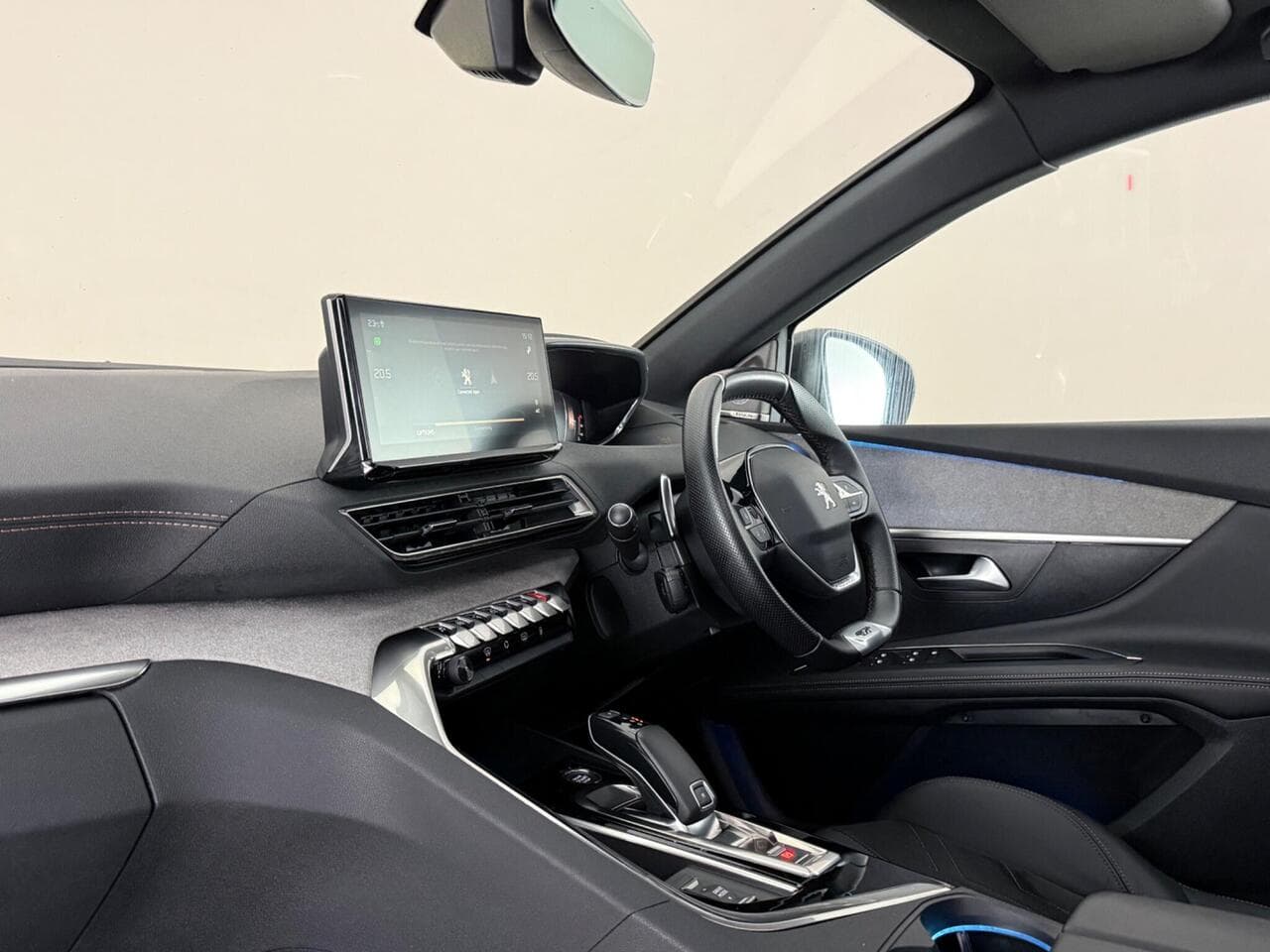Peugeot 5008 thumbnail Interior Front