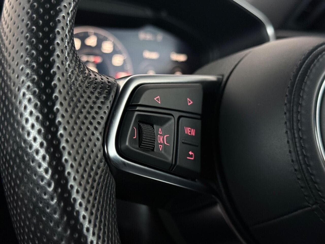 Audi TTS thumbnail Misc Controls