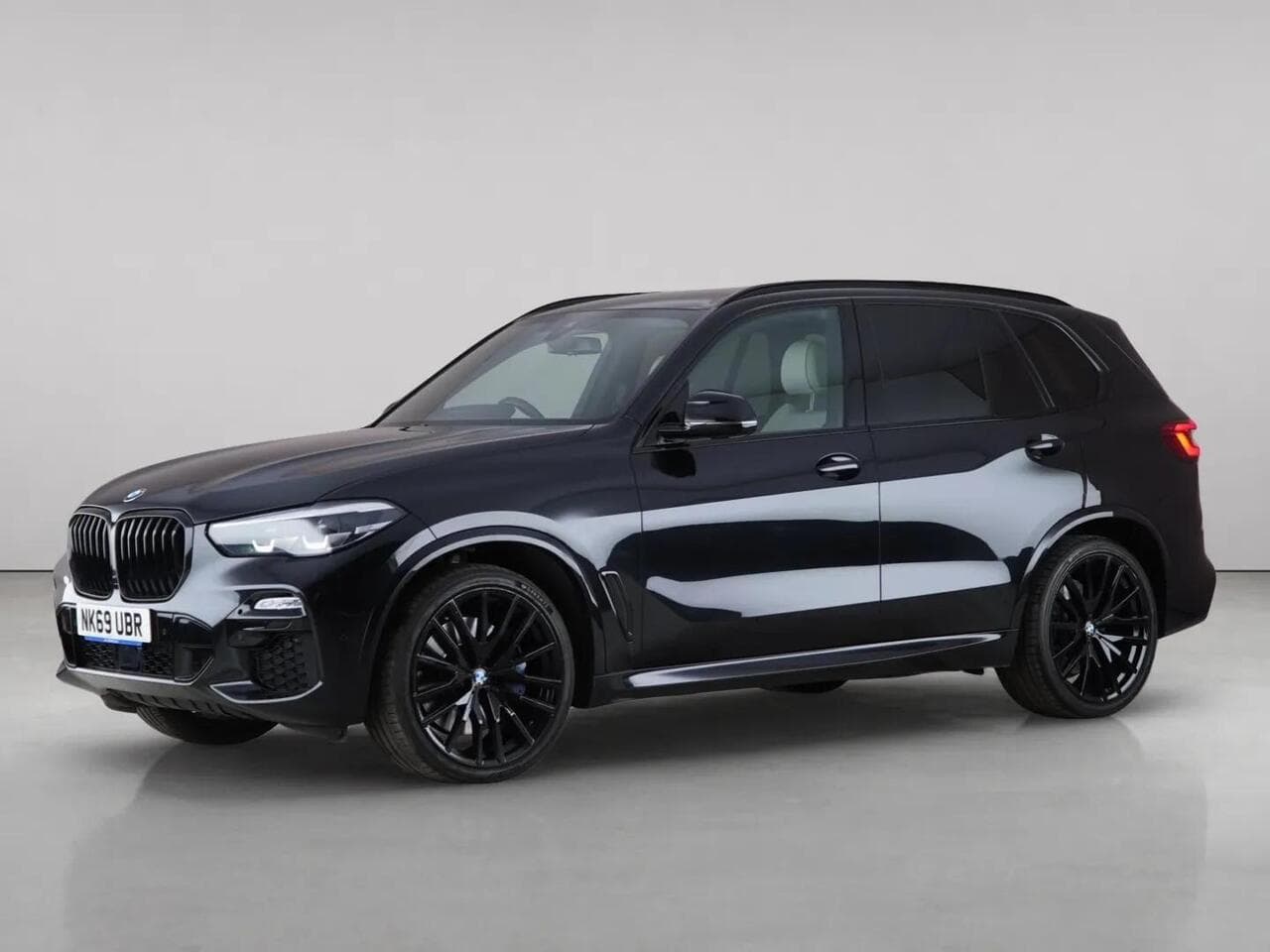 BMW X5 thumbnail Front Left