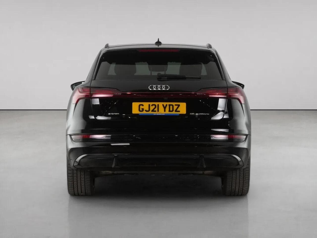 Audi e-tron thumbnail Rear