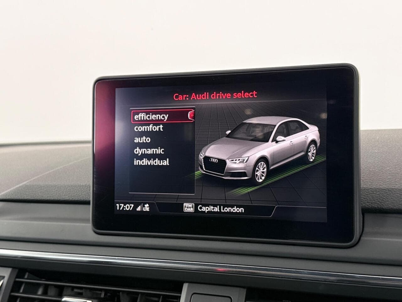 Audi A4 thumbnail Infotainment System