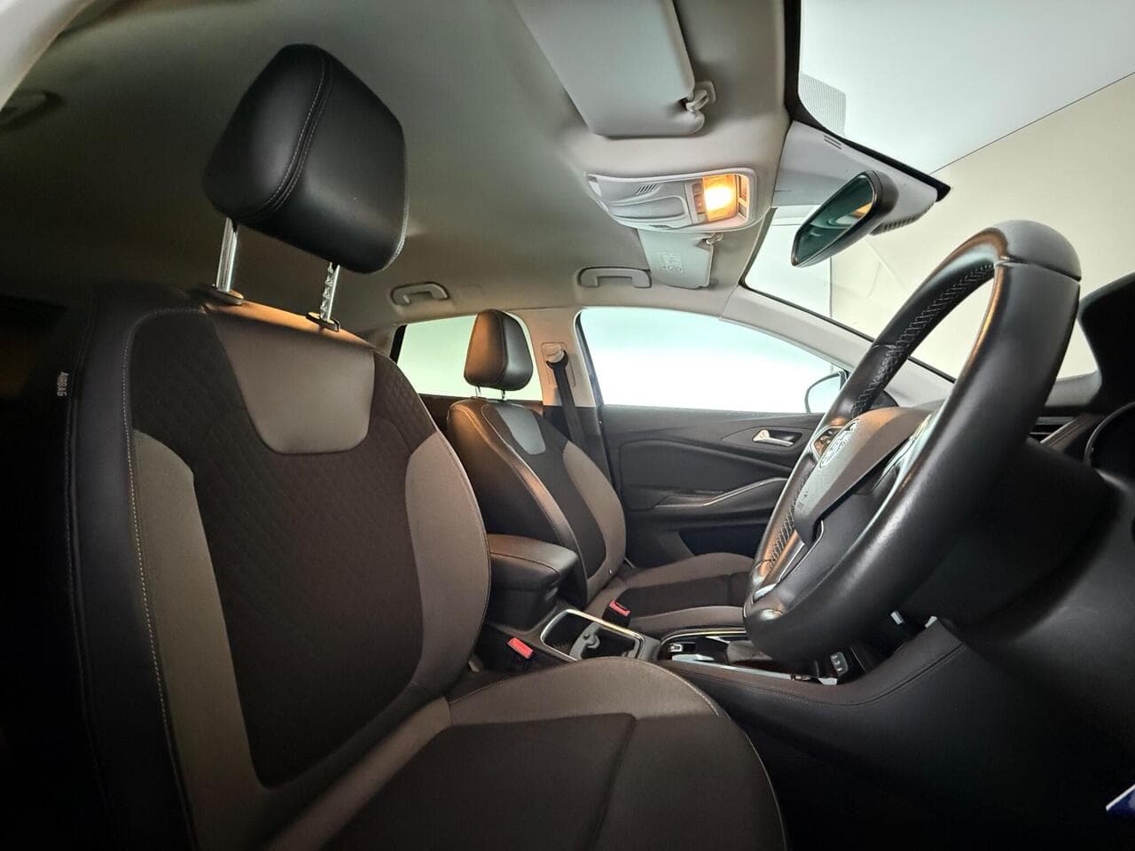 Vauxhall Grandland X thumbnail Seat Driver
