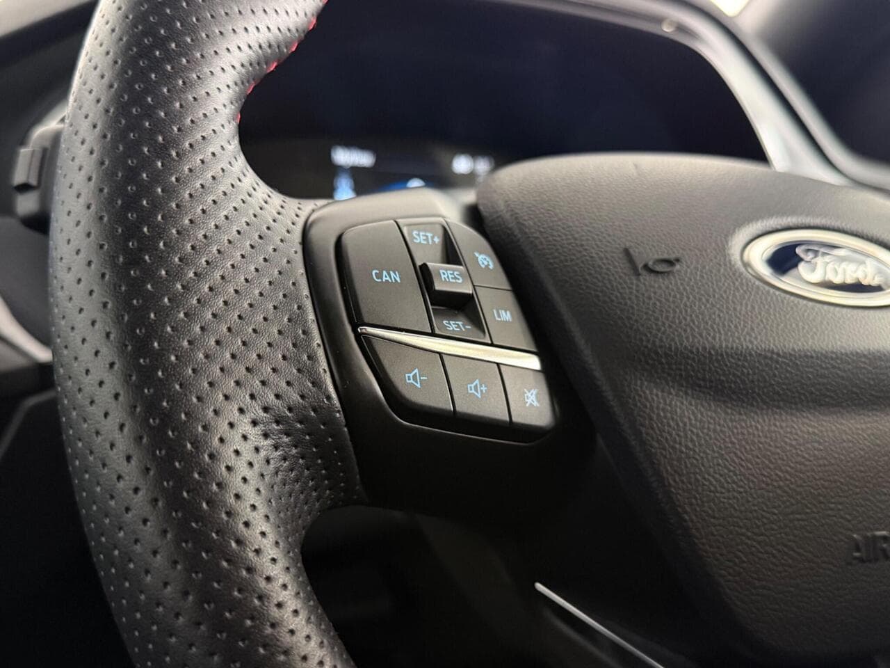 Ford Focus thumbnail Misc Controls