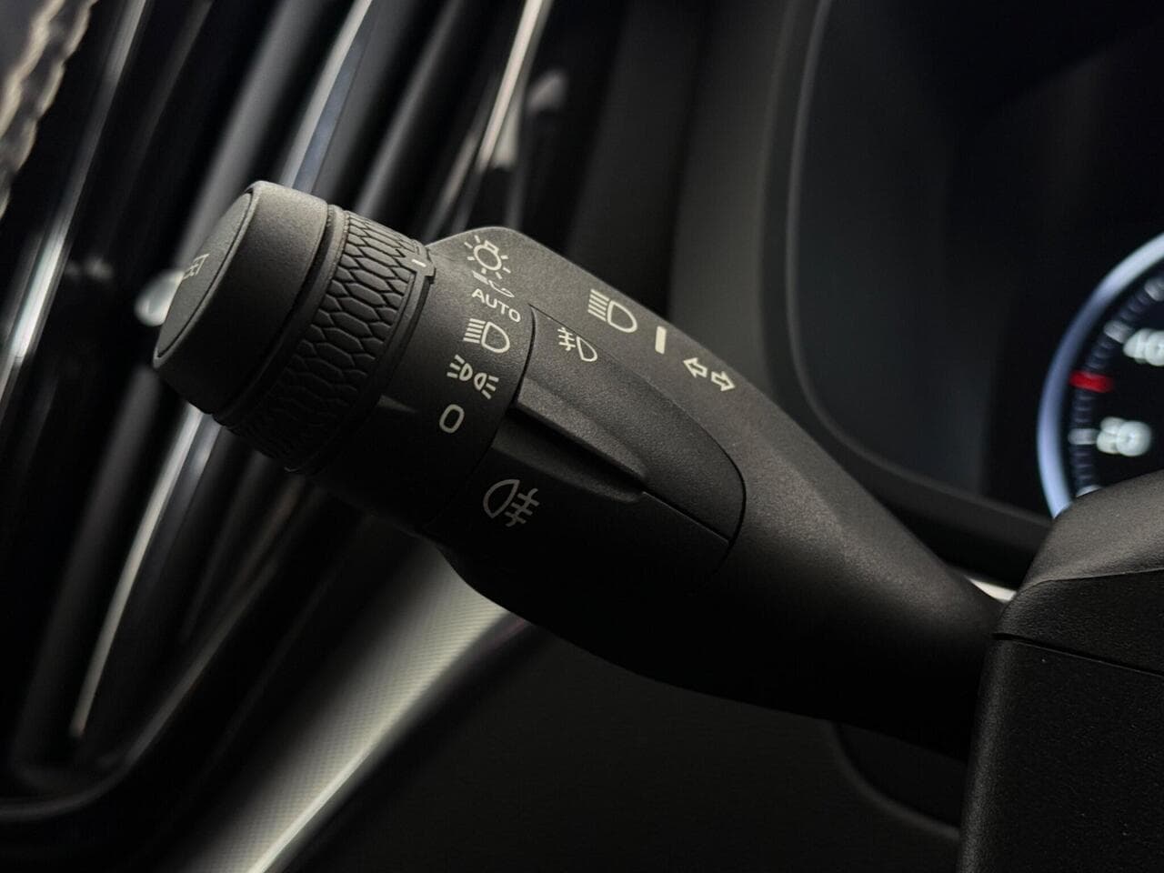 Volvo XC60 thumbnail Misc Controls