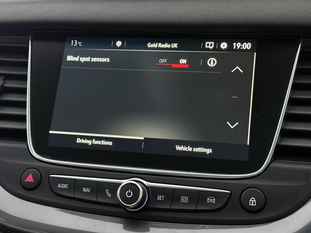 Vauxhall Grandland X thumbnail Infotainment System