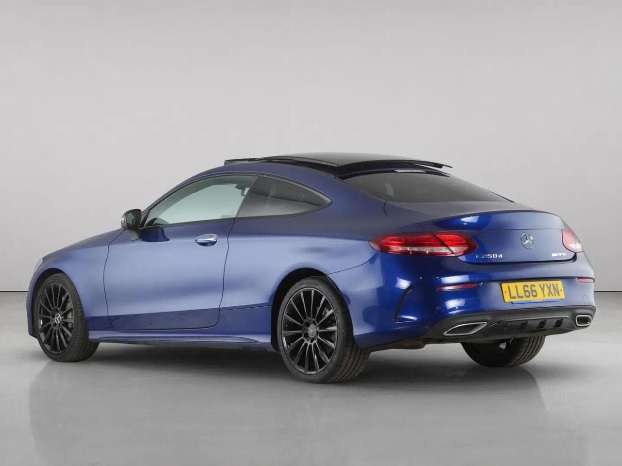 Mercedes-Benz C Class thumbnail Rear Left
