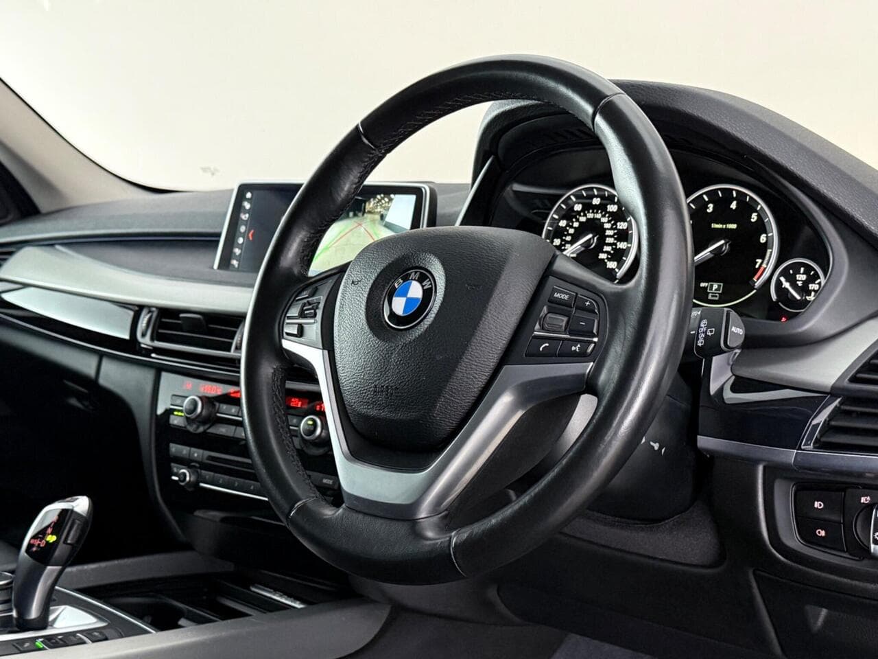 BMW X5 thumbnail Steering Wheel