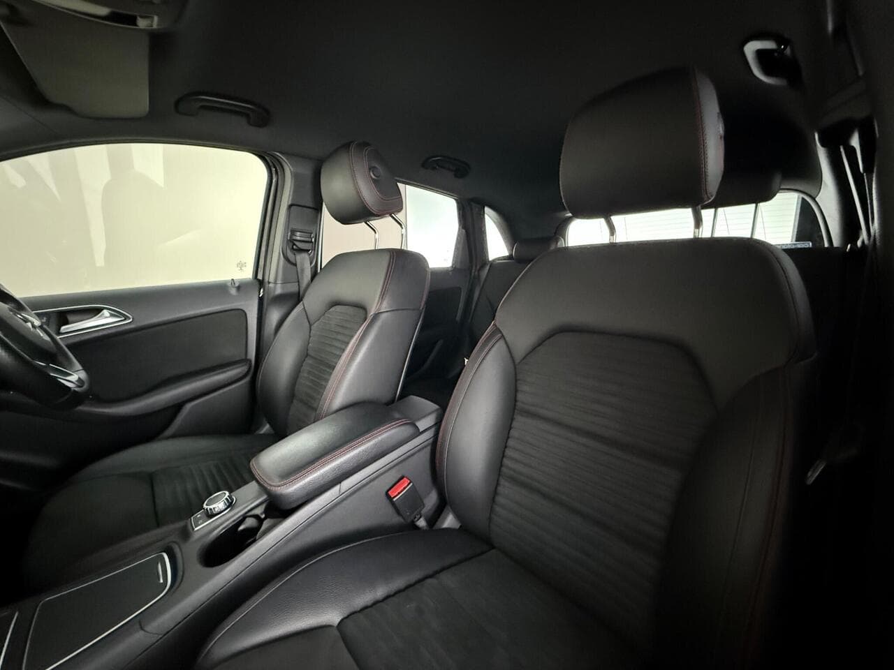 Mercedes-Benz B Class thumbnail Seat Front Passenger