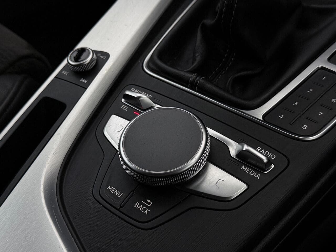 Audi A4 Avant thumbnail Misc Controls