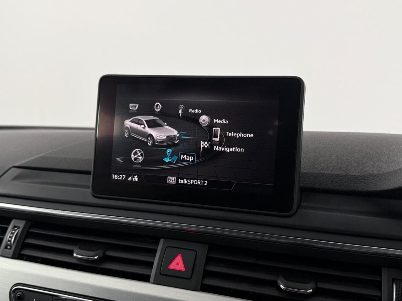 Audi A4 thumbnail Infotainment System