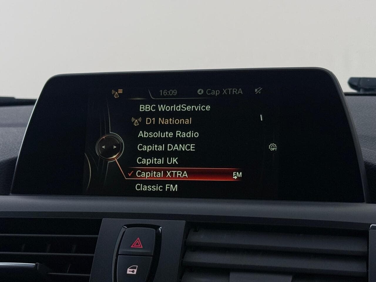 BMW 1 Series thumbnail Infotainment System